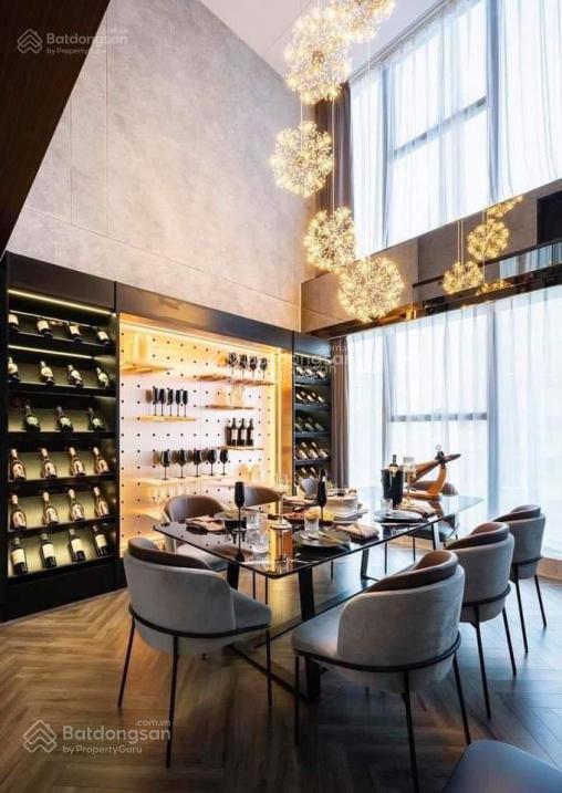 Chủ đi định cư bán gấp căn penthouse 5pn 4wc  dt 293m2 sổ hồng vĩnh viễn  vinhomes central park