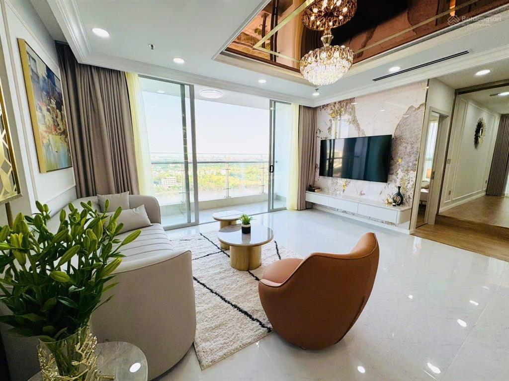 Bán gấp căn hộ 4pn tại vinhomes central park, 18tỷ dt 142m2