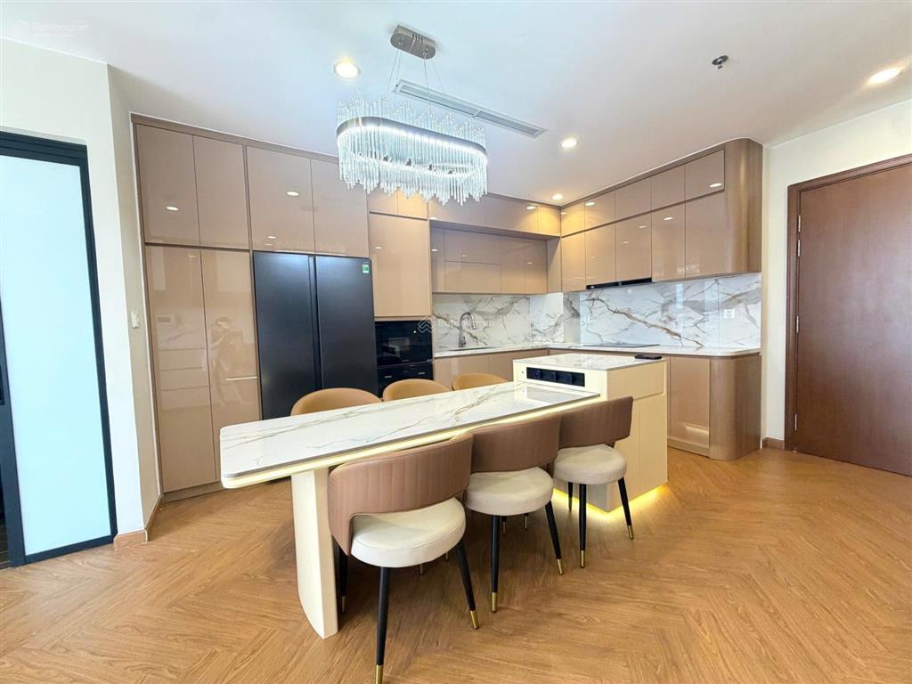 Chính chủ cho thuê liền 2pn, giá 20 triệu/tháng, diện tích 90m2 tại vinhomes central park