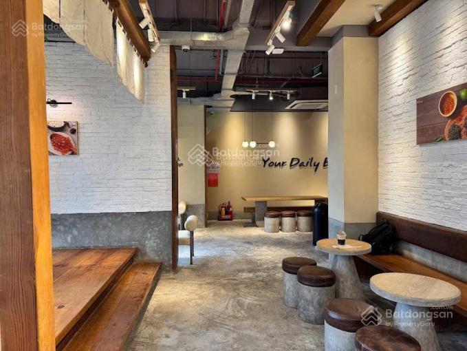 Cho thuê gấp shophouse 200m2 tại vinhomes central park, 150 triệu vnd
