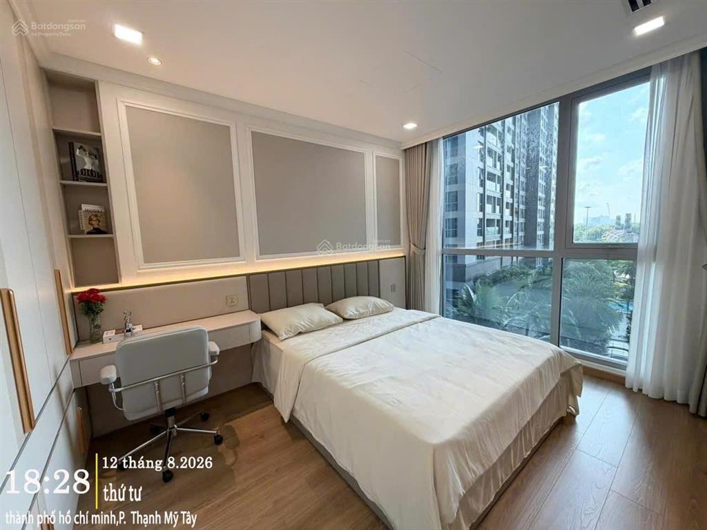 Căn hộ cc cho thuê ở vinhomes central park, 30 triệu vnd, 110 m2, view đẹp hàng hiếm tại bình thạnh