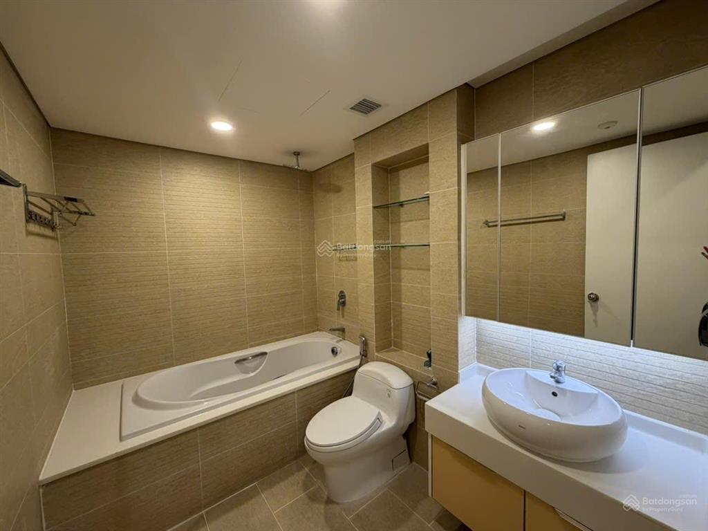 Cho thuê căn hộ 4pn, 150m2 tại vinhomes central park, giá cực chất 55 triệu vnd