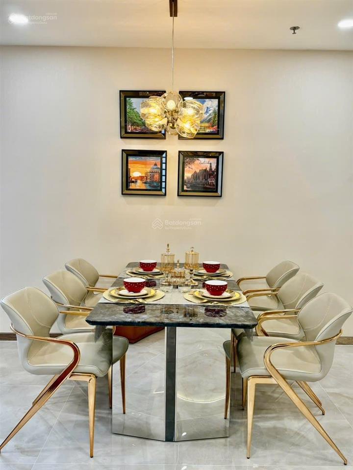 Cho thuê căn hộ 4pn, 150m2 tại vinhomes central park, giá cực chất 55 triệu vnd