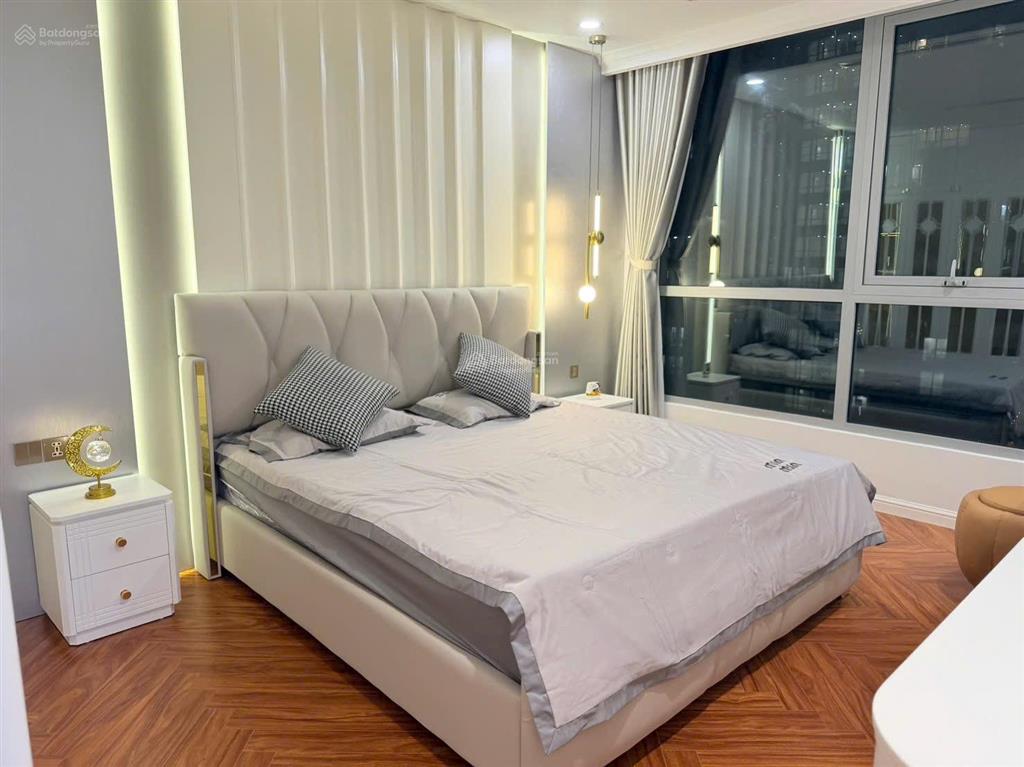 Chủ nhà có việc cần cho thuê 2pn giá 19 triệu/tháng, dt 85m2, tại vinhomes central park