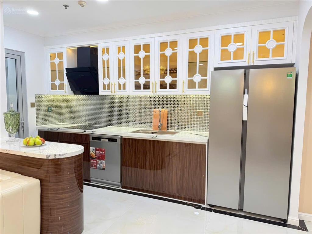 Chủ nhà có việc cần cho thuê 2pn giá 19 triệu/tháng, dt 85m2, tại vinhomes central park