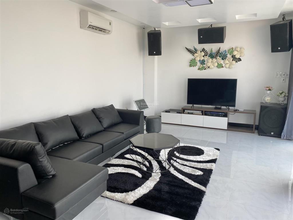 Biệt thự nhà mặt tiền kinh doanh siêu đỉnh ngay chợ gò công  full nội thất mới chỉ 8.5 tỷ.