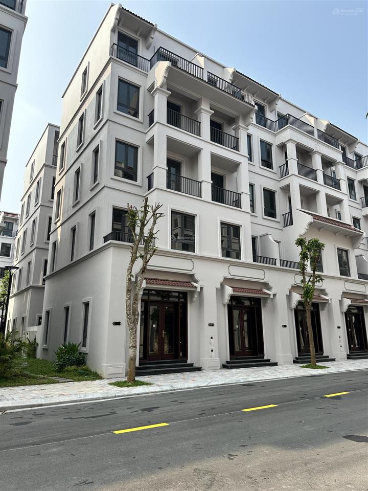 Cắt lỗ xẻ khe ánh dương giá 21,5tỷ bao phí