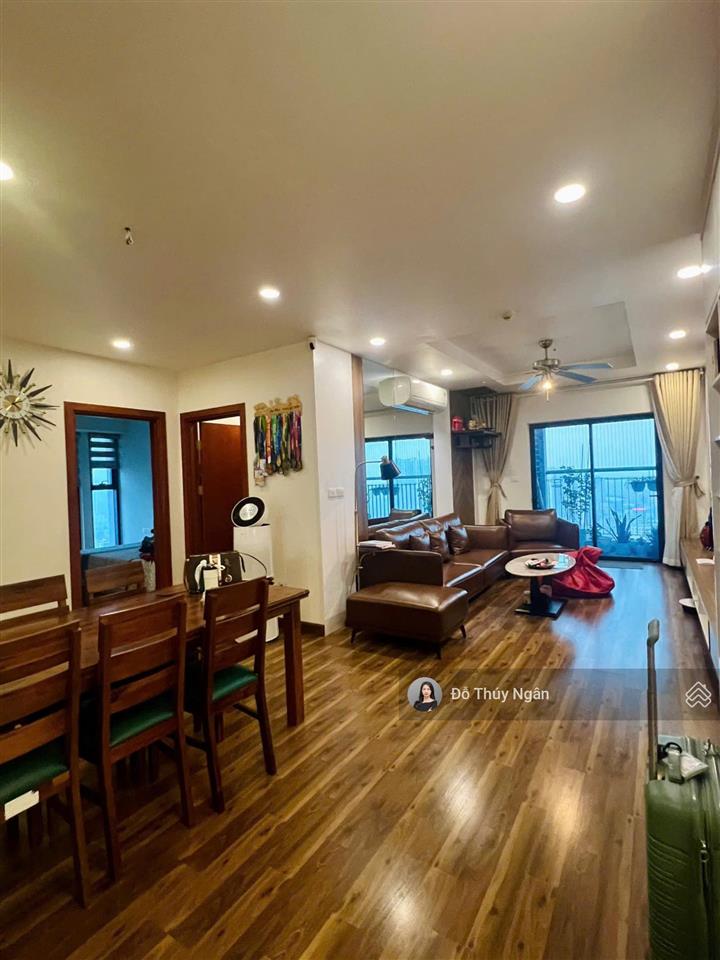 Cc bán căn hộ 3pn 2wc 100m2, sẵn sổ full đồ tầng 15 dự án goldmark giá 8,6 tỷ.  ms ngân