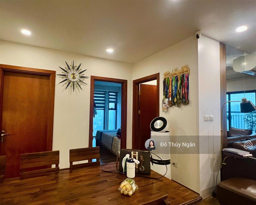 Cc bán căn hộ 3pn 2wc 100m2, sẵn sổ full đồ tầng 15 dự án goldmark giá 8,6 tỷ.  ms ngân