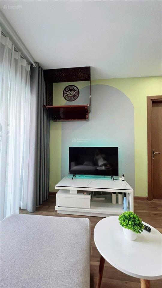 Bán căn 2n2wc 78m, tầng trung r3, view thoáng, có đồ giá 6,5 tỷ goldmark. e ms ngân