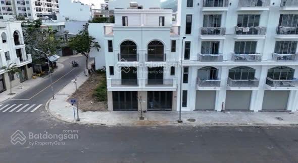 Bán nhà phố xây sẵn tại khu đô thị vcn phước long 2 giá rẻ chỉ 10,4 tỷ. thanh toán 8 đợt, 12 tháng