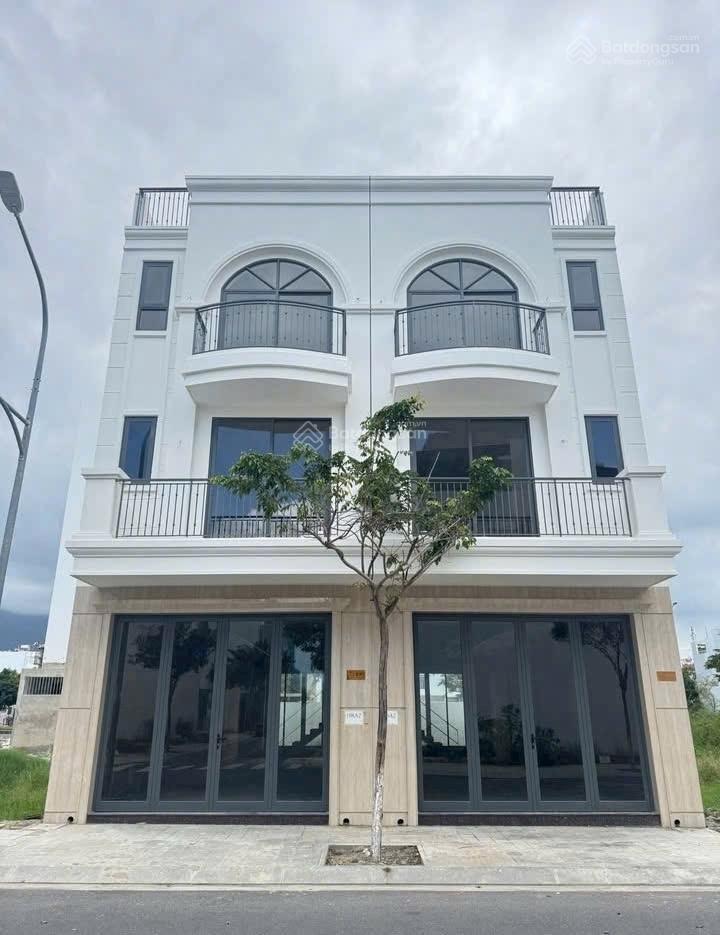 Bán nhà phố xây sẵn tại khu đô thị vcn phước long 2 giá rẻ chỉ 10,4 tỷ. thanh toán 8 đợt, 12 tháng