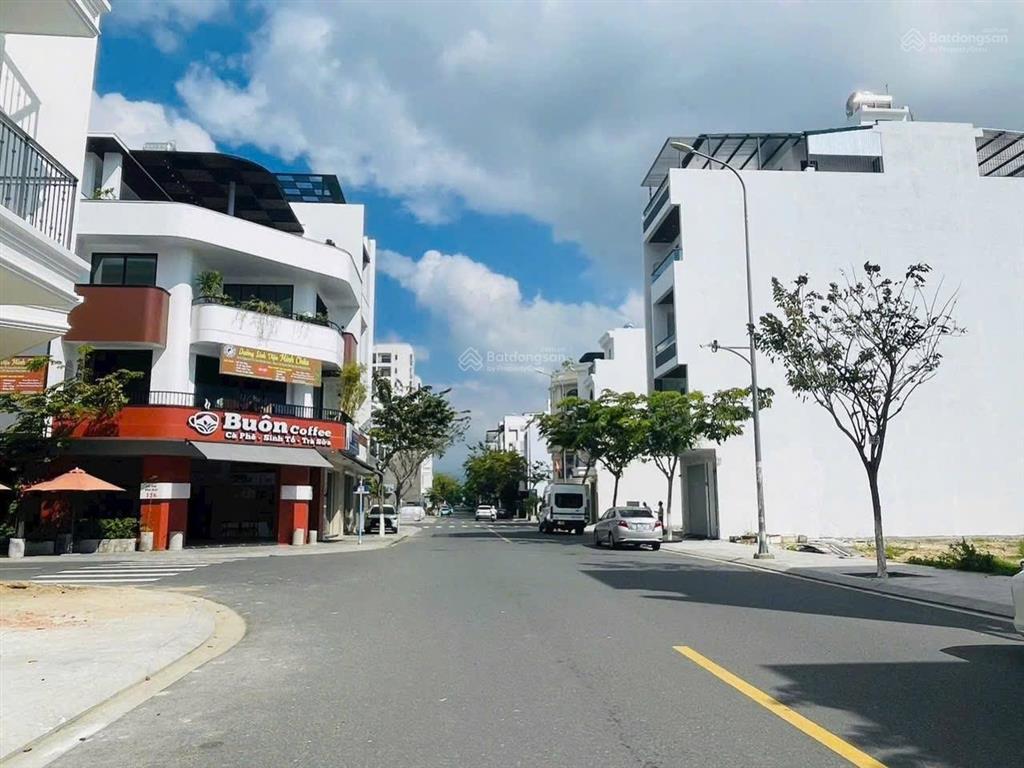 Bán nhà phố xây sẵn tại khu đô thị vcn phước long 2 giá rẻ chỉ 10,4 tỷ. thanh toán 8 đợt, 12 tháng