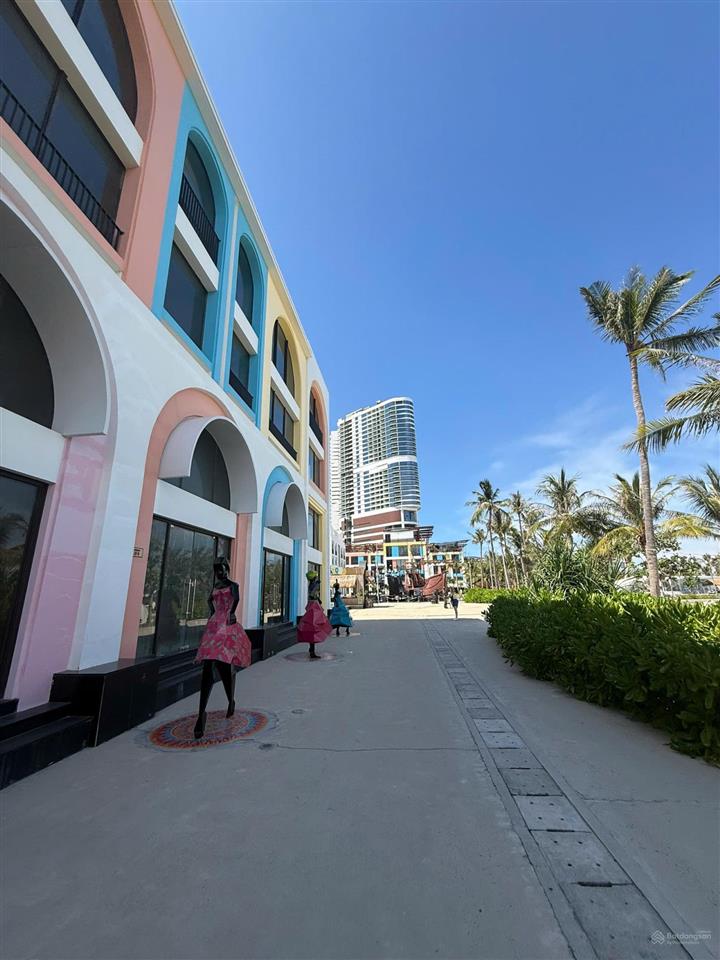 Hàng hiếm shophouse 3 mặt tiền trực diện biển libera nha trang, dtsd 182m2. đã có sổ hồng