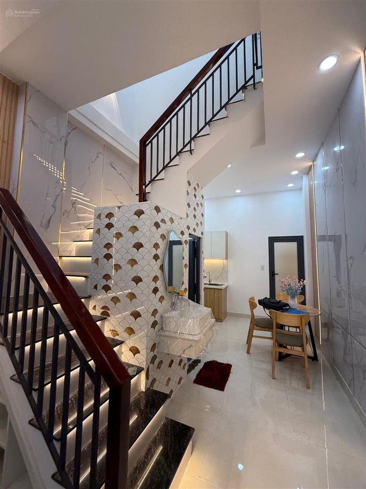 Dt sử dụng 70m2  shr  5,2 tỷ  hẻm thông nguyễn sĩ sách, gần nhà ga t3 tân bình