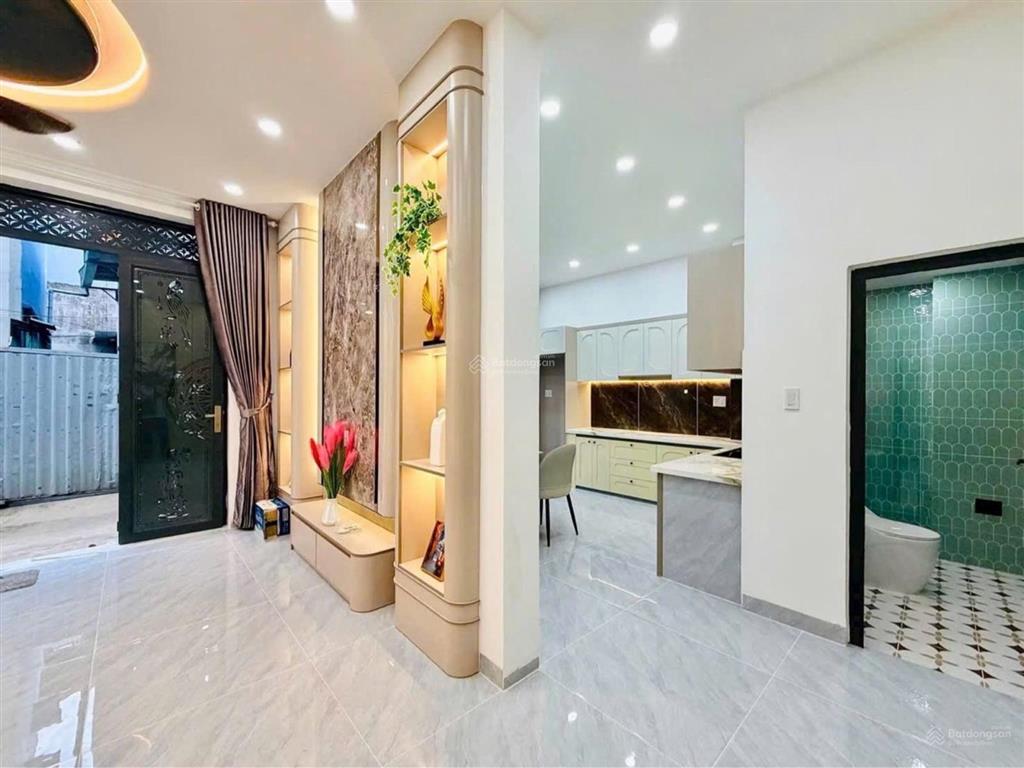 52m2  shr  6,3 tỷ  hoàng bật đạt tân bình, 3 tầng btct, tặng full nội thất