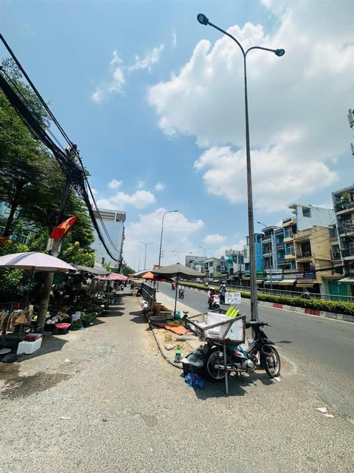 Ngang 9,5m  dt 180m2 tại đường tô ký q. 12  thấp hơn thị trường 30%, chỉ 9, x tỷ