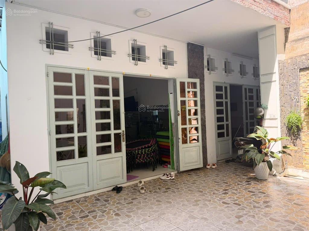 Ngang 9,5m  dt 180m2 tại đường tô ký q. 12  thấp hơn thị trường 30%, chỉ 9, x tỷ