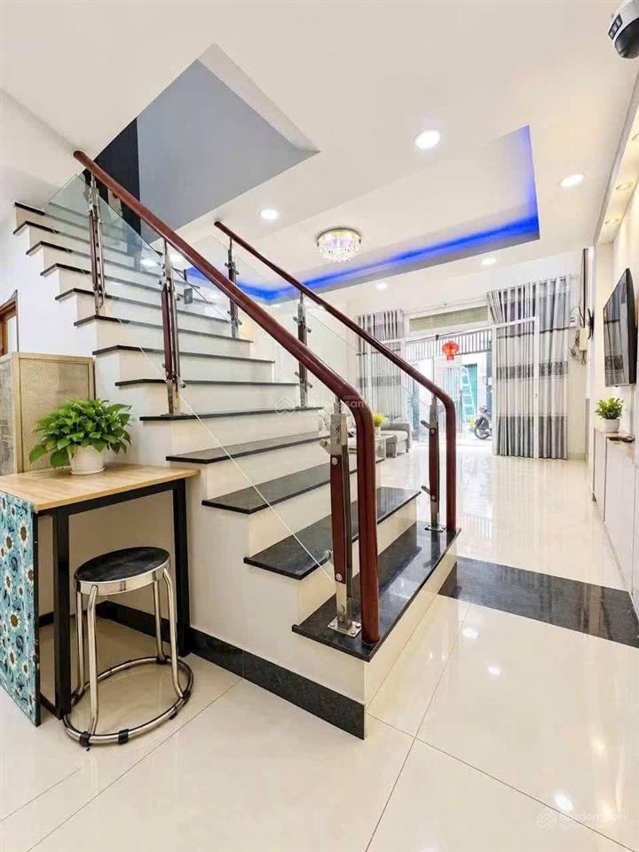Nhà hxh 6m thông trịnh đình trọng 59m2  5.3x11m  3 tầng giá 5.5 tỷ