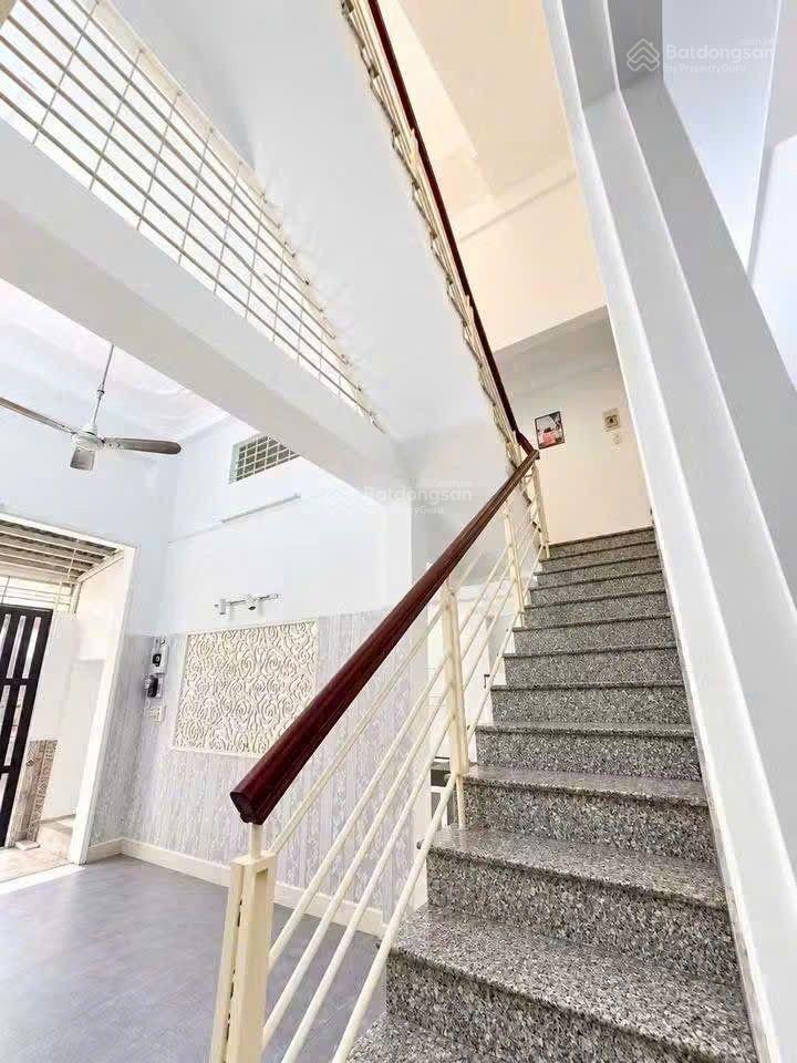 Hxh ngã 4 âu cơ  lạc long quân 52m2, 4 tầng 5.9 tỷ tl