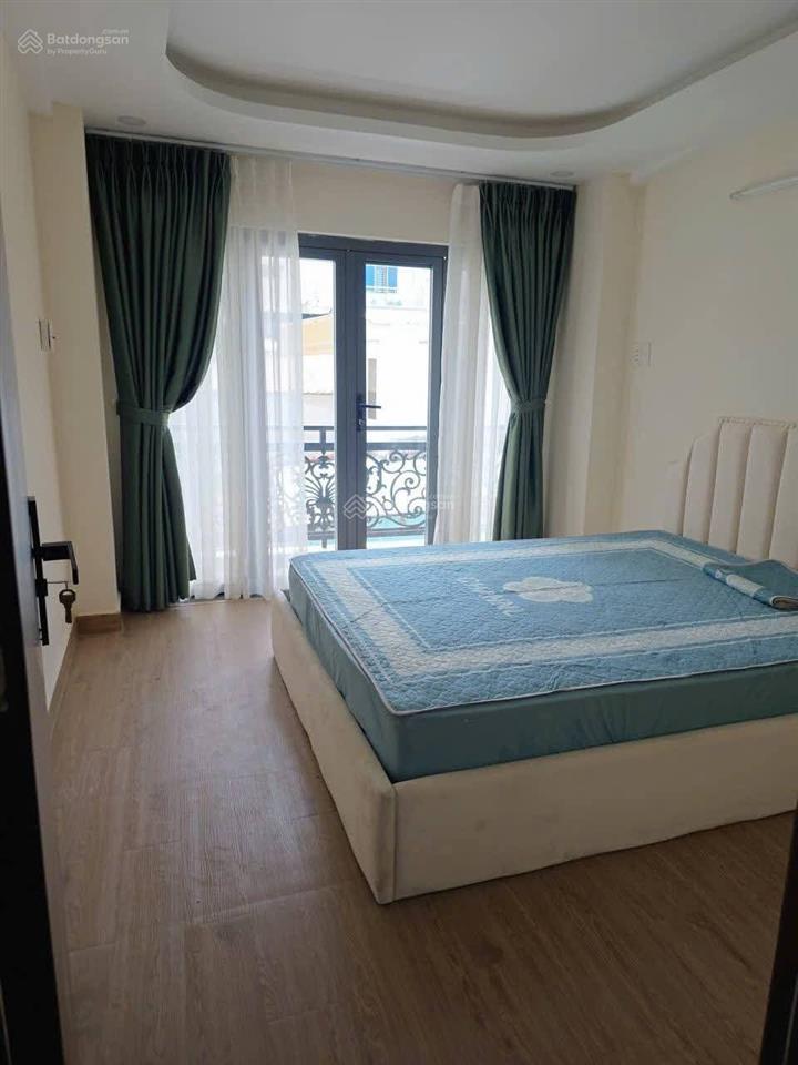 Nhà đẹp 3 tầng  lạc long quân  24m2  3.98 tỷ  sẵn nội thất mới