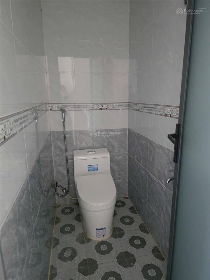 Nhà đẹp 3 tầng  lạc long quân  24m2  3.98 tỷ  sẵn nội thất mới