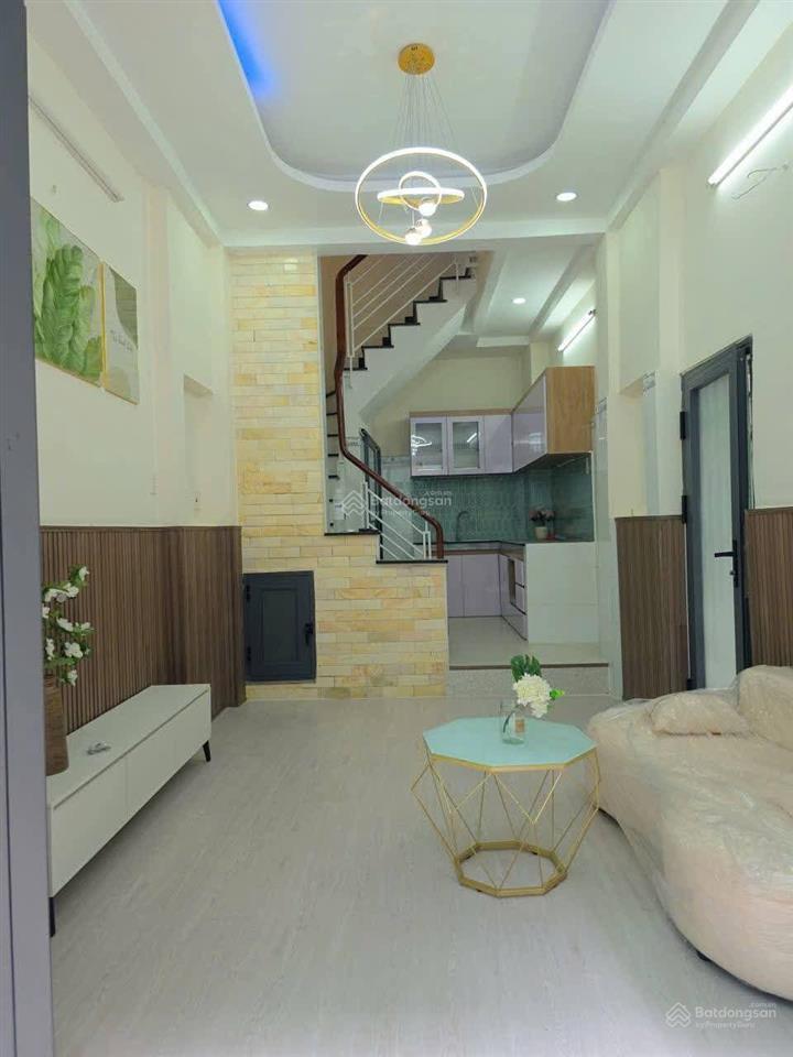 Nhà đẹp 3 tầng  lạc long quân  24m2  3.98 tỷ  sẵn nội thất mới