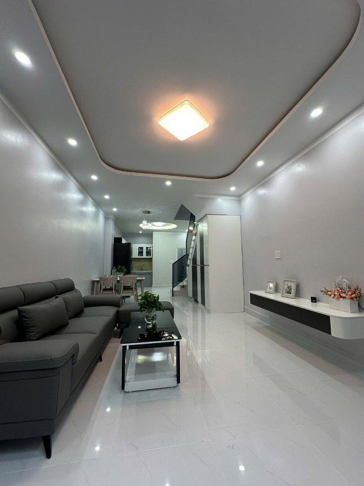 🏡💥CỰC PHẨM BÌNH TÂN, SÁT MT, ĐẸP LUNG LINH, FULL NỘI THÂT, HXH, 43M2, 2 TẦNG, CHỈ NHỈNH 4 TỶ