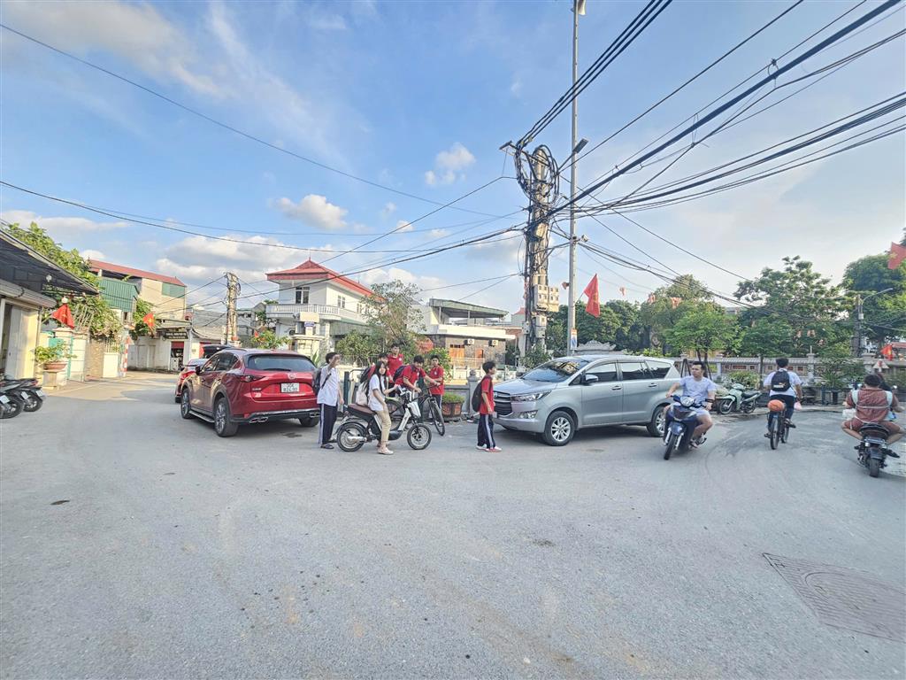 CẦN BÁN 37m TT TRẠM TRÔI – SÁT CHỢ – GIÁ CHỈ 4.15 TỶ.