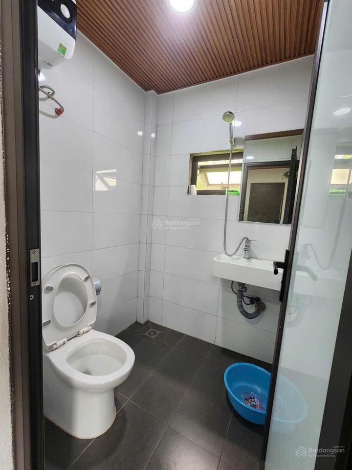 Cc cần cho thuê nhà riêng tại lai xá, 6 triệu, 133m2, có sân vườn.