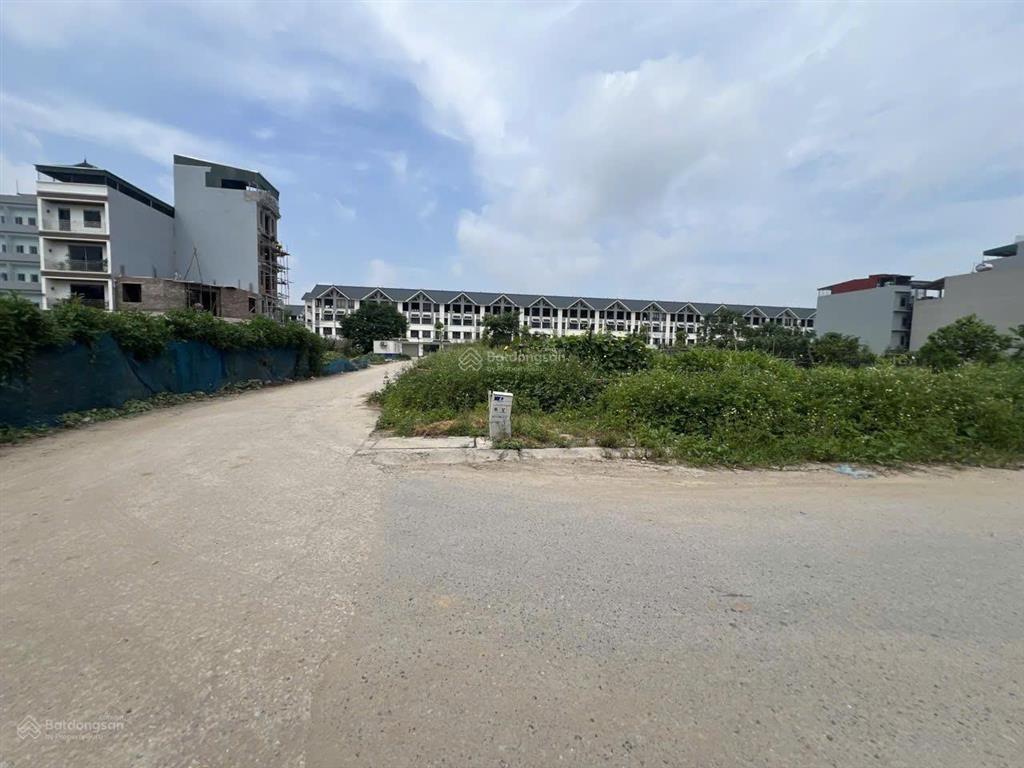Bán đất phân lô lai xá lô góc vỉa hè kinh doanh view hồ  giá đầu tư chỉ 17x triệu/m2