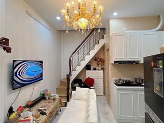 Bán nhanh nhà quán thánh, giá 6.5 tỷ, 22m2x4t, lô góc, ảnh thật