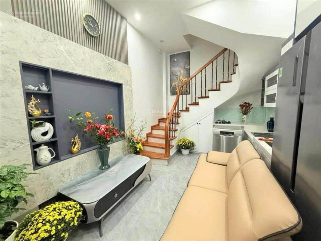 Nhà đẹp long lanh ngõ đội cấn, giá 7.55 tỷ, 30m2x5t, ở luôn