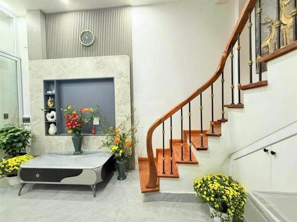 Nhà đẹp long lanh ngõ đội cấn, giá 7.55 tỷ, 30m2x5t, ở luôn