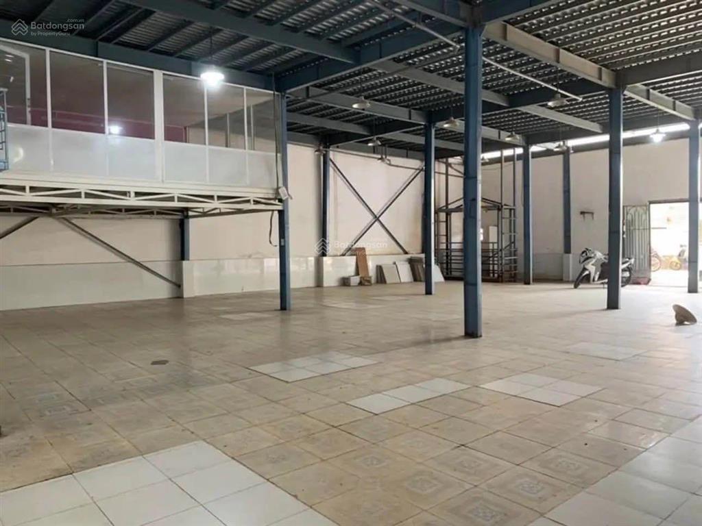 Chính chủ cho thuê nhà xưởng q12 giáp gò vấp. dt 14x20m. có gác lửng 220m