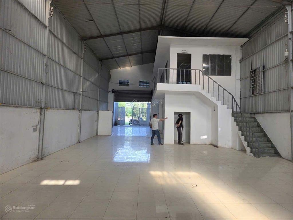 Chính chủ cho thuê nhà xưởng thạnh xuân q12. dtsd 360m, nền gạch men