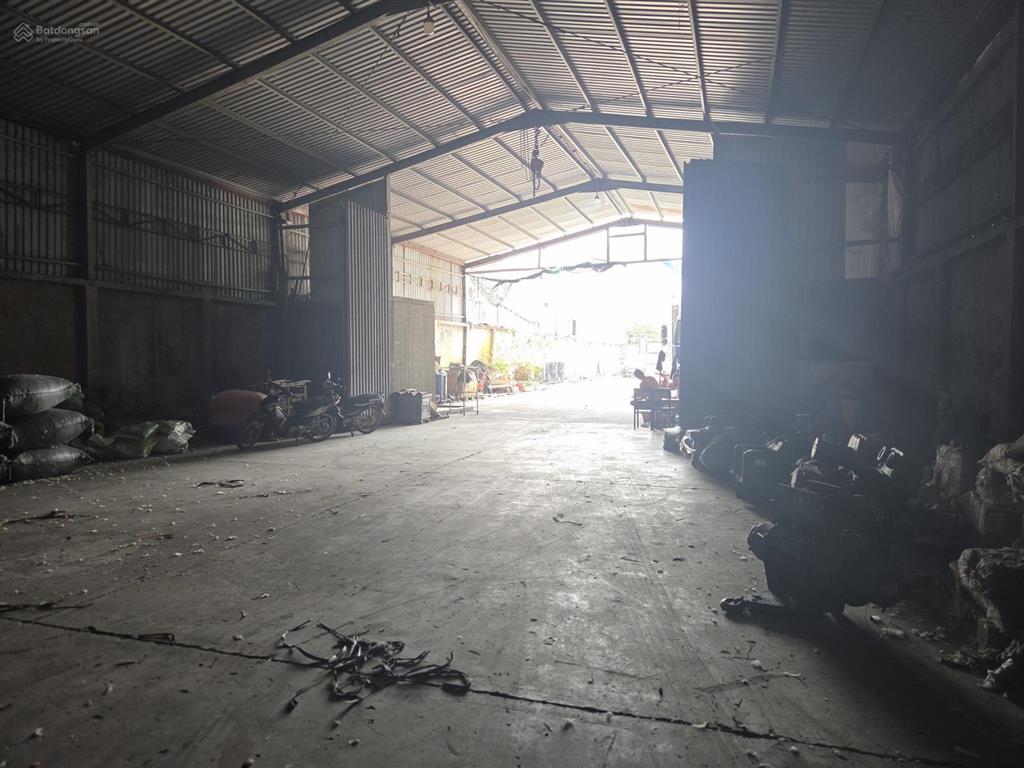 Cho thuê xưởng an phú đông q12. đất 1000m, xây dựng 400m xe container