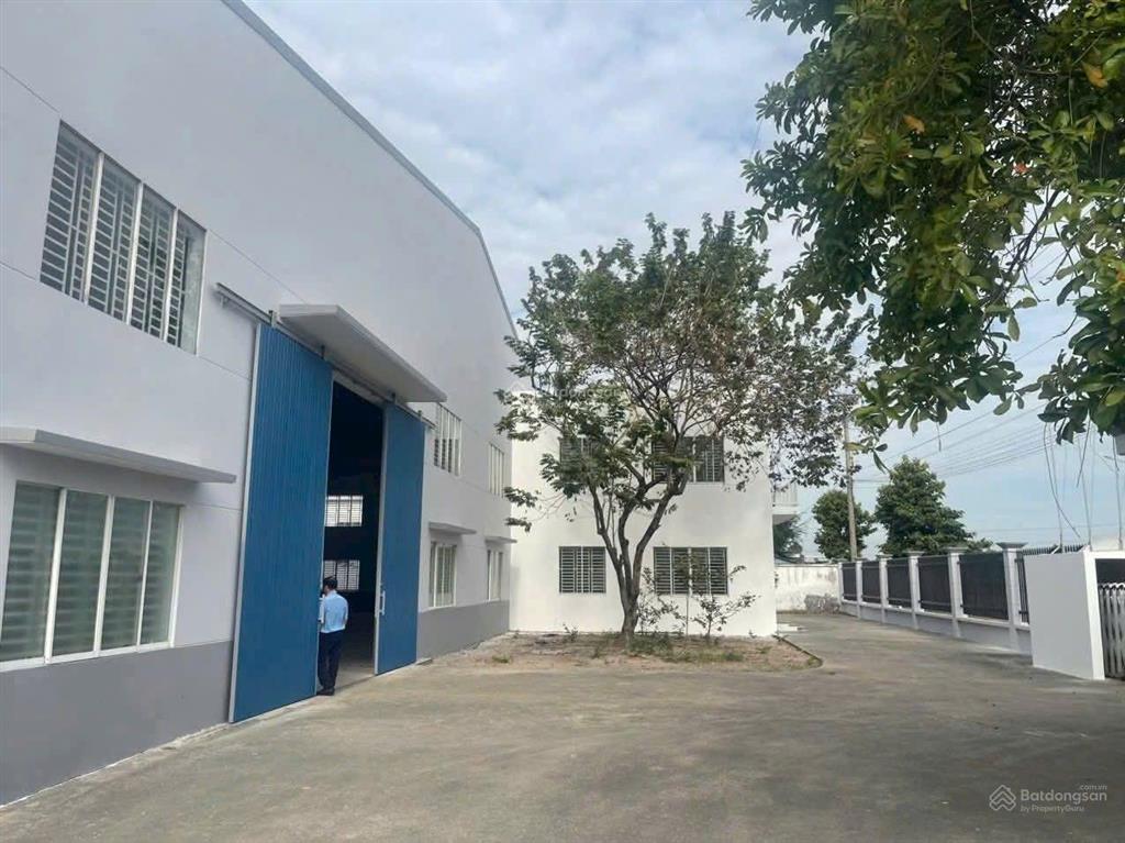 Cho thuê nhà xưởng may mặc q12. gần cầu tham lương, dtkv4000m, xd 2500m