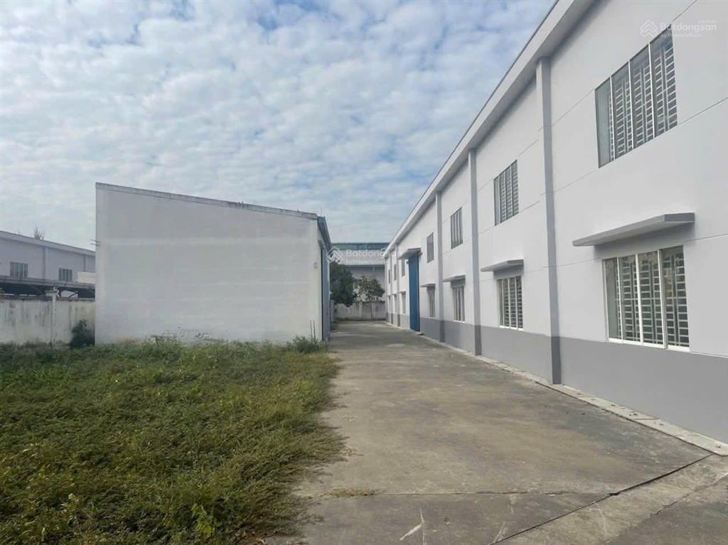 Cho thuê nhà xưởng may mặc q12. gần cầu tham lương, dtkv4000m, xd 2500m