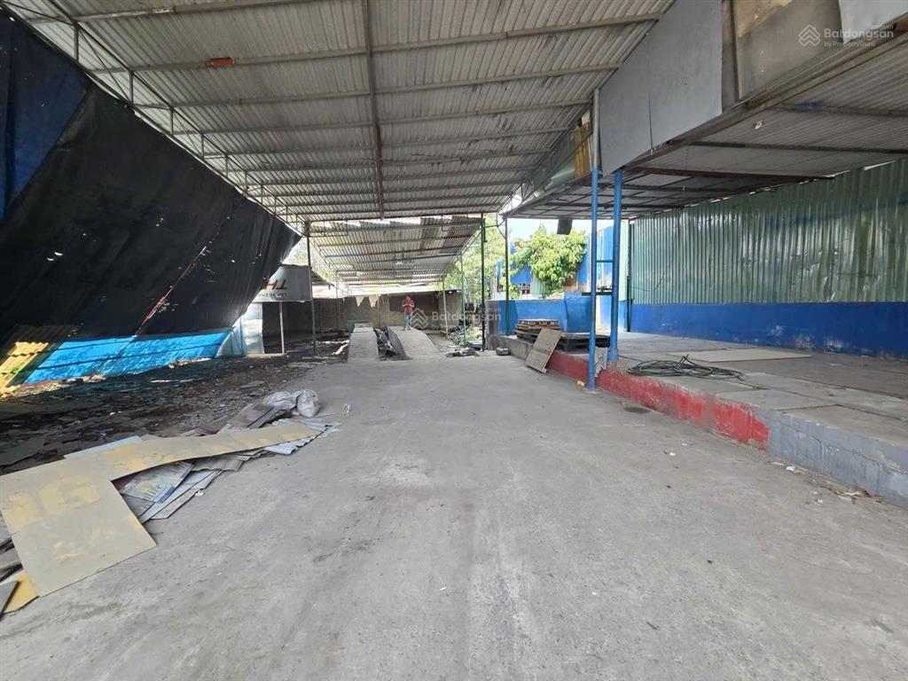 Cho thuê nhà xưởng thới an q12. dt 850m xe container