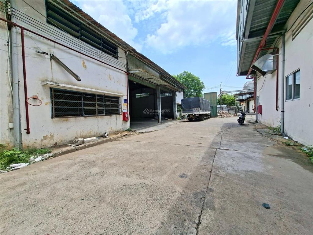 Cho thuê xưởng 2500m dĩ an giáp thủ đức. pccc thẩm duyệt