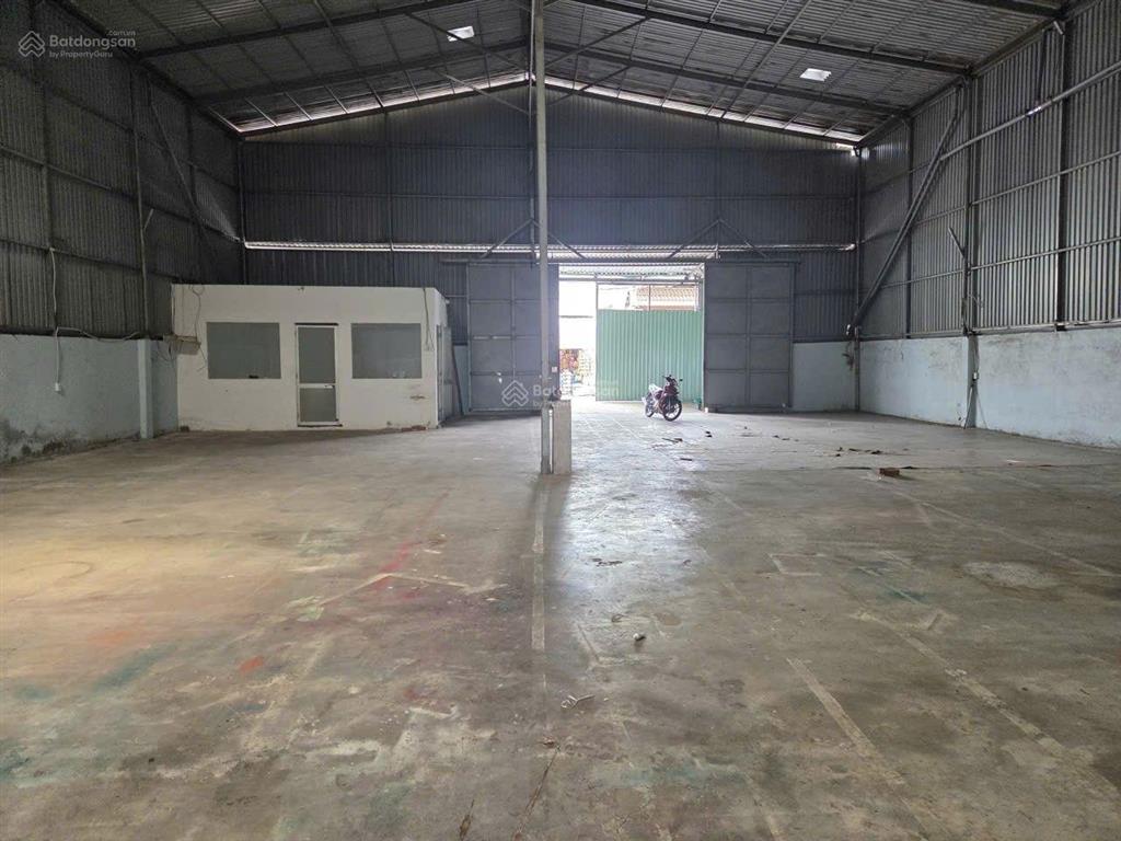 Cần cho thuê kho xưởng 450m an phú đông 09 quận 12. có sẵn văn phòng