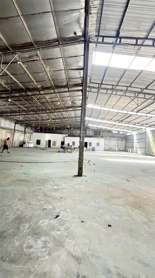 Cho thuê nhà xưởng 1000m an phú đông quận 12. xe container
