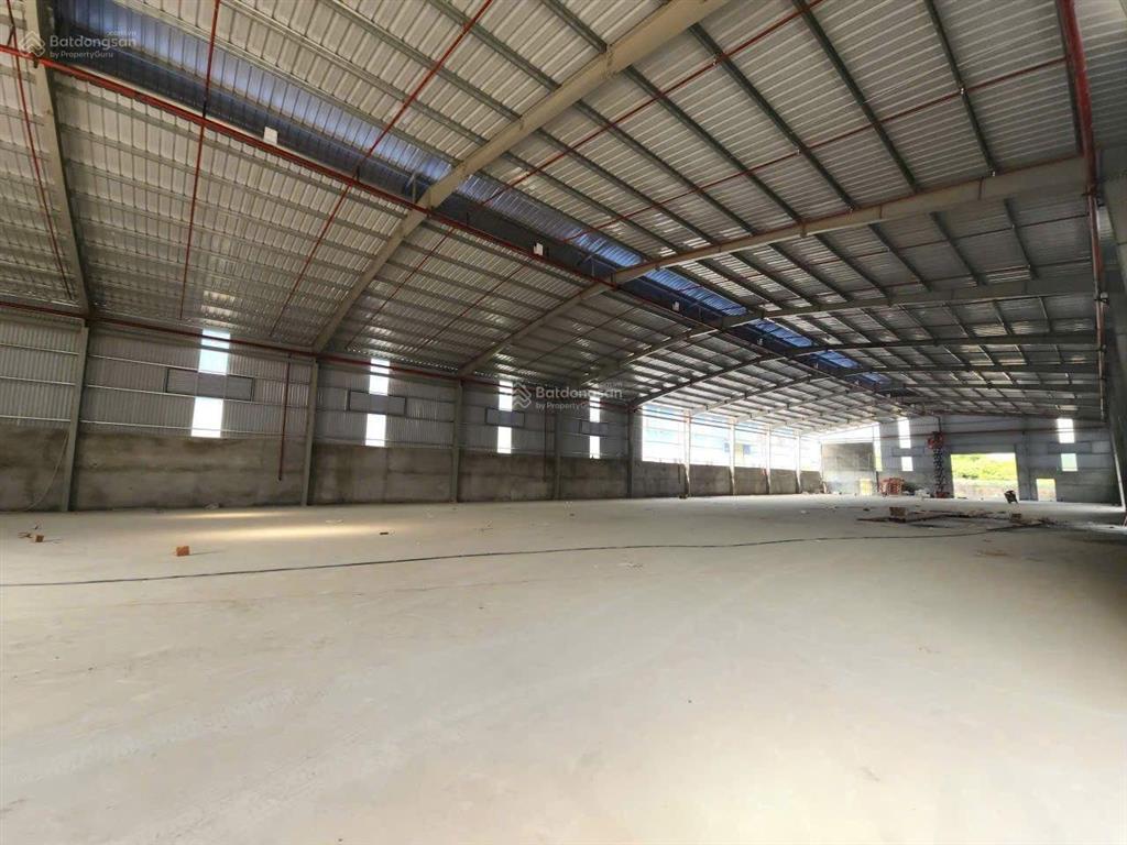 Cho thuê nhà xưởng quận 12. dtkv 2500m, xd 1900m, xe container, cao 10m