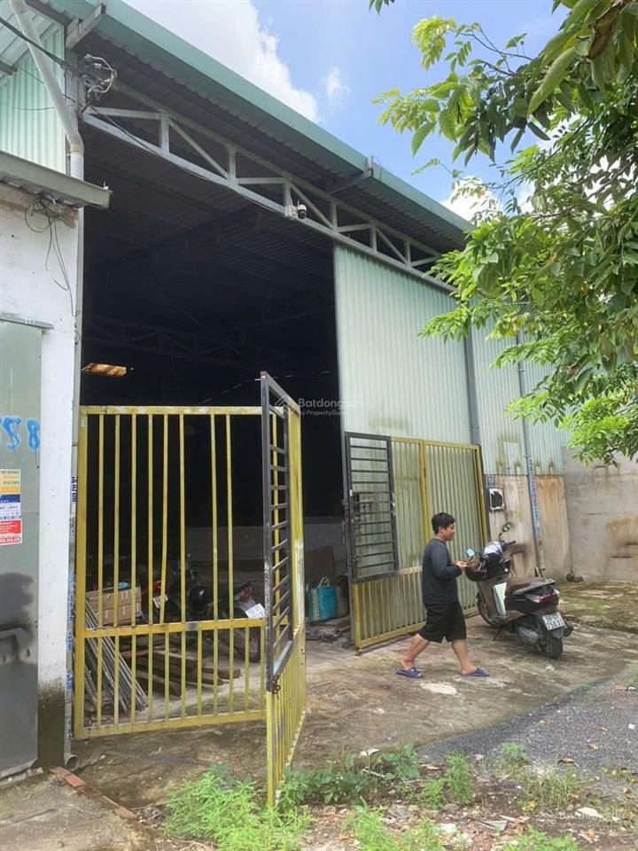Cho thuê nhà xưởng 400m2 thạnh lộc q12, giá 26tr gần ngã tư ga