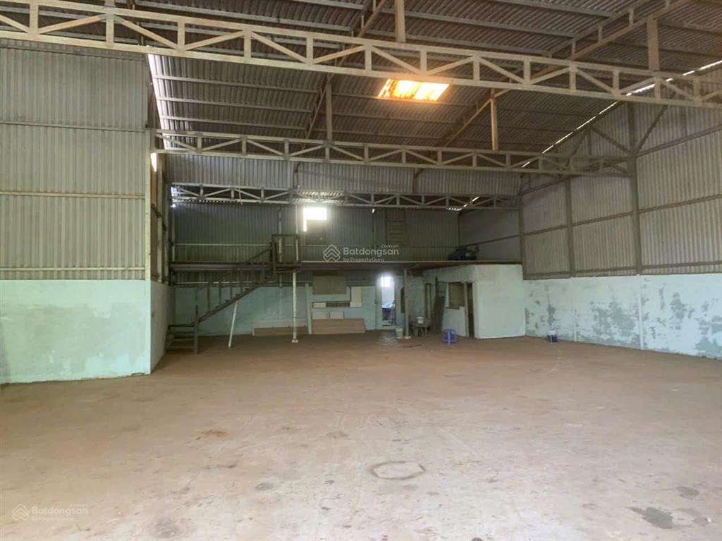 Cho thuê nhà xưởng 400m2 thạnh lộc q12, giá 26tr gần ngã tư ga