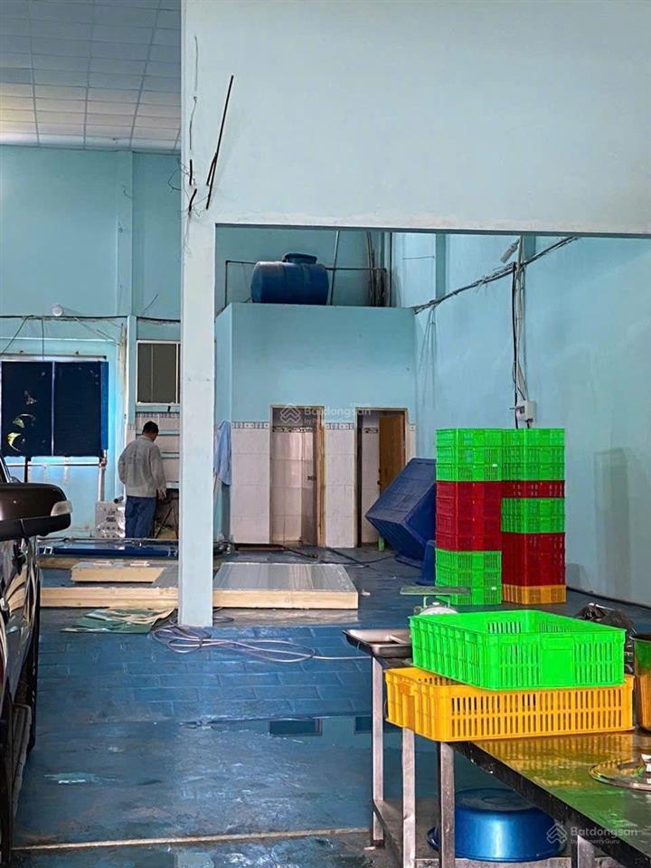 Cho thuê nhà xưởng 350m2, bùi công trừng, hm, 17tr xe container