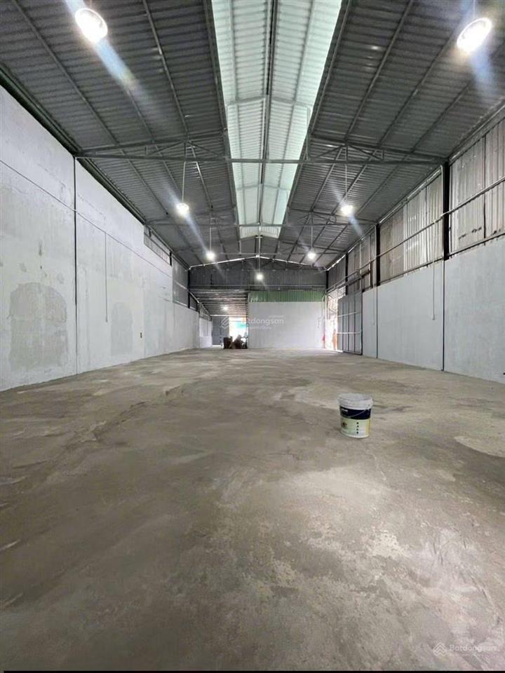 Cho thuê nhà xưởng 250m2 thạnh lộc, quận 12. gần ngã tư ga, xe container