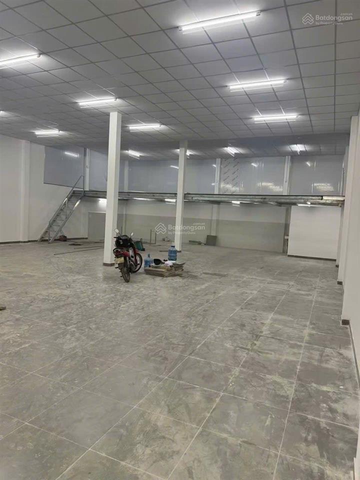 Cho thuê nhà xưởng 260m thạnh lộc quận 12. gần ngã tư ga
