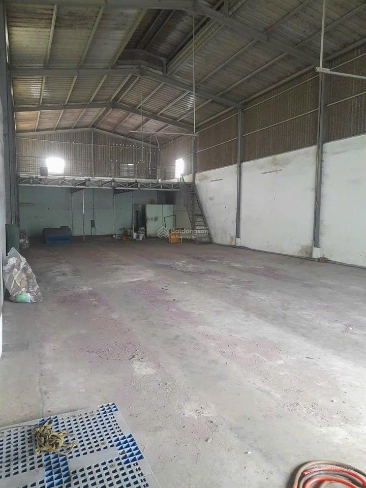 Cho thuê nhà xưởng 300m an phú đông q12. xe container giá 24tr tl